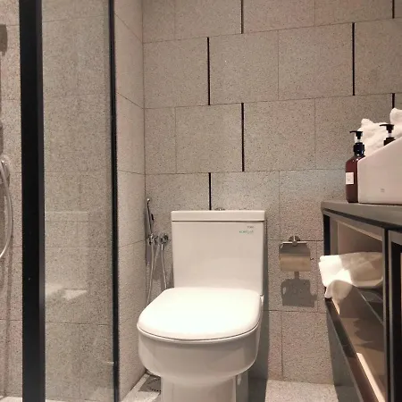 Scarletz Suites Klcc I Homebrickz Kuala Lumpur Exterior photo