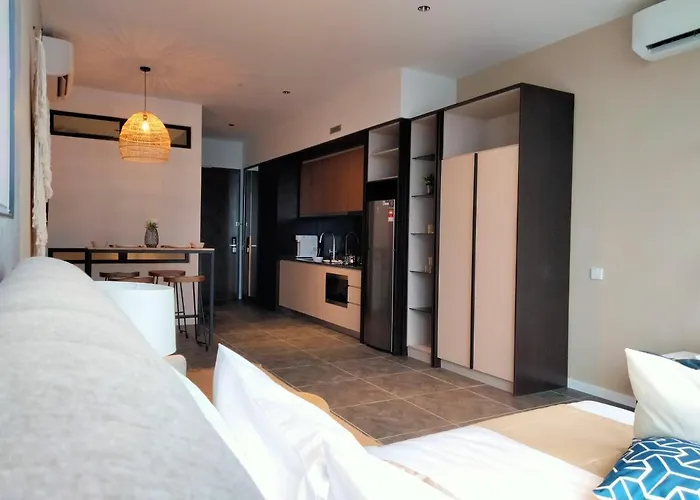 Scarletz Suites Klcc I Homebrickz